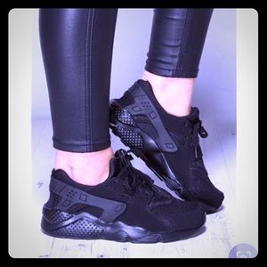 Womens Nike air huaraches Sz 6.5